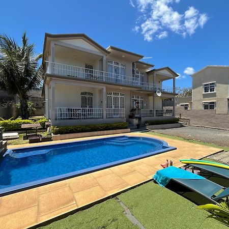 Tropical Retreats Apartment Flic en Flac Exterior photo