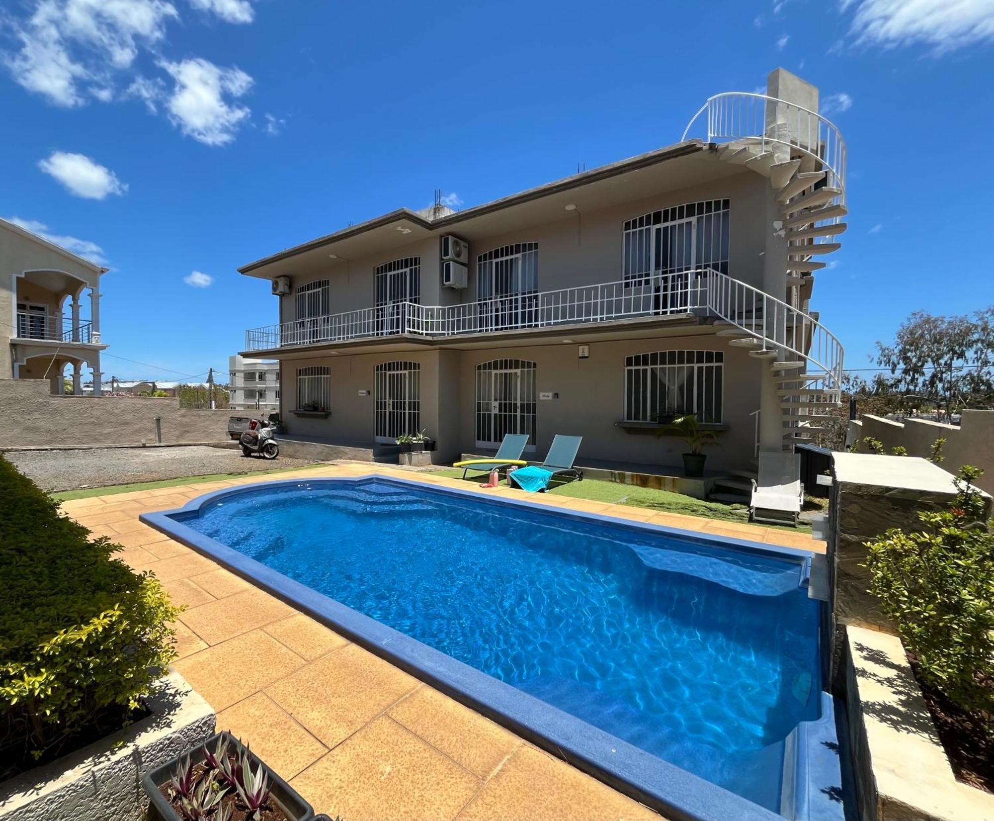 Tropical Retreats Apartment Flic en Flac Exterior photo